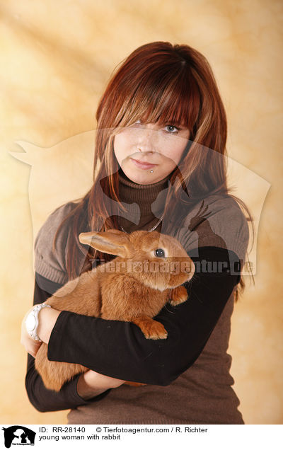 young woman with rabbit / RR-28140