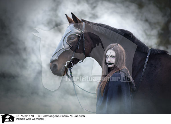 Frau mit Kriegspferd / woman with warhorse / VJ-01178