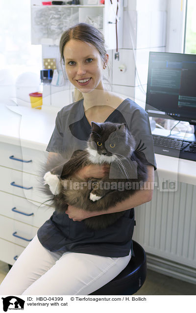 Tierrztin mit Katze / veterinary with cat / HBO-04399