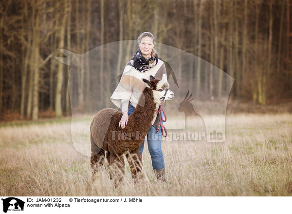 woman with Alpaca / JAM-01232