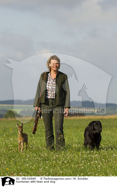 Jgerin mit Rehkitz und Hund / huntsman with fawn and dog / WS-04994